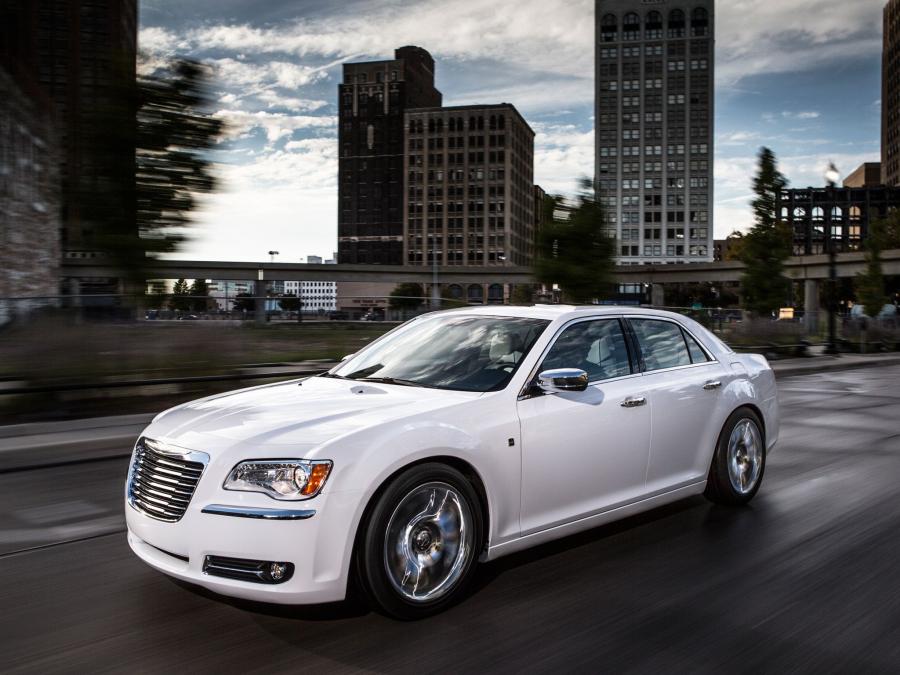  Chrysler 300C Motown 2013 года  (фото 15 из 15)